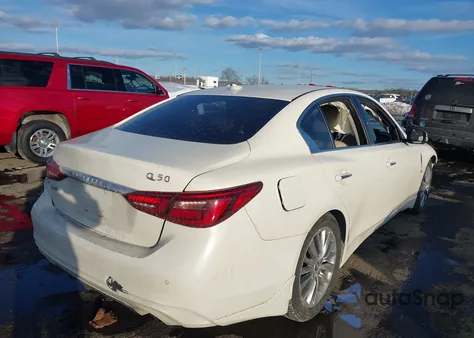 2019 Infiniti Q50 3.0T Luxe z USA, uszkodzony, nr VIN JN1EV7AR4KM553942